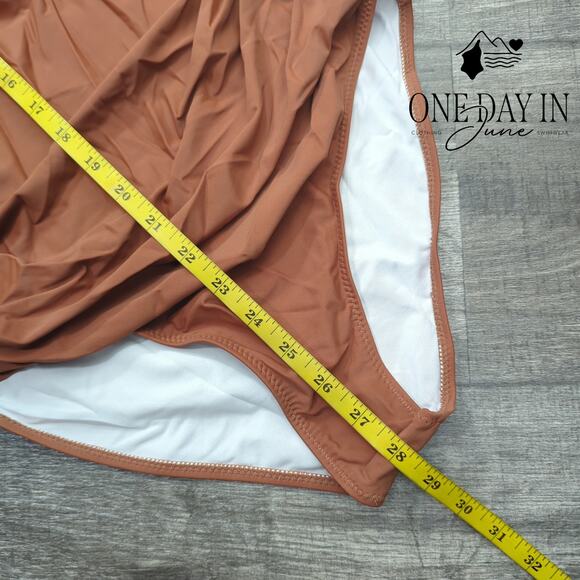 Suuksess Ruffle V Neck One Piece Swimsuit Size M - Picture 3 of 4